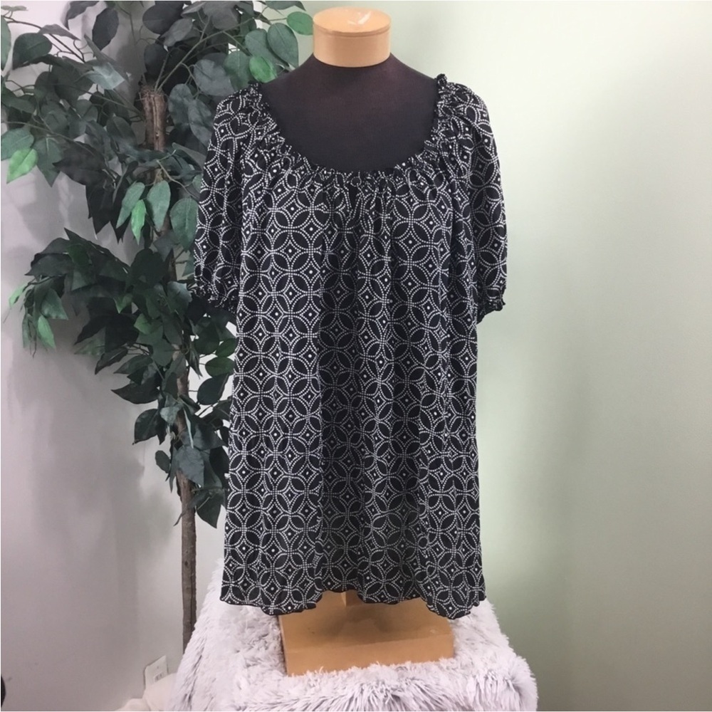 Croft & Barrow short sleeve blouse Woman’s size 3X black & white